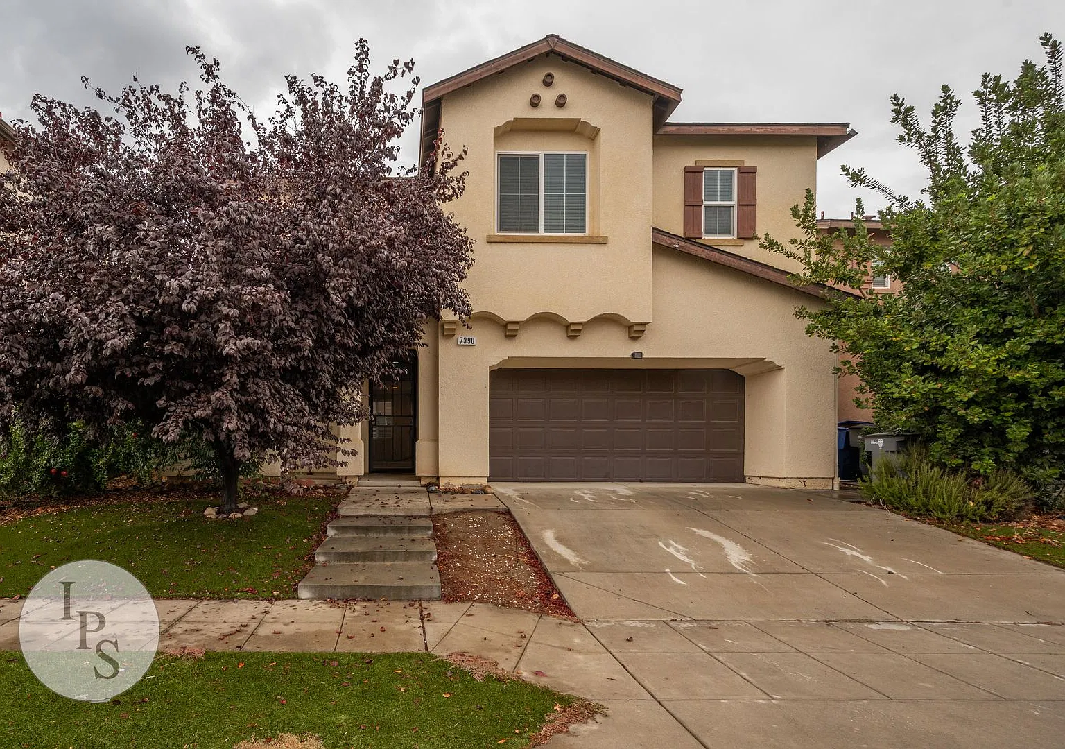 Fresno Eastside Home, 4BR/2.5BA, Built 2013 with attached two car garage — Photo 1