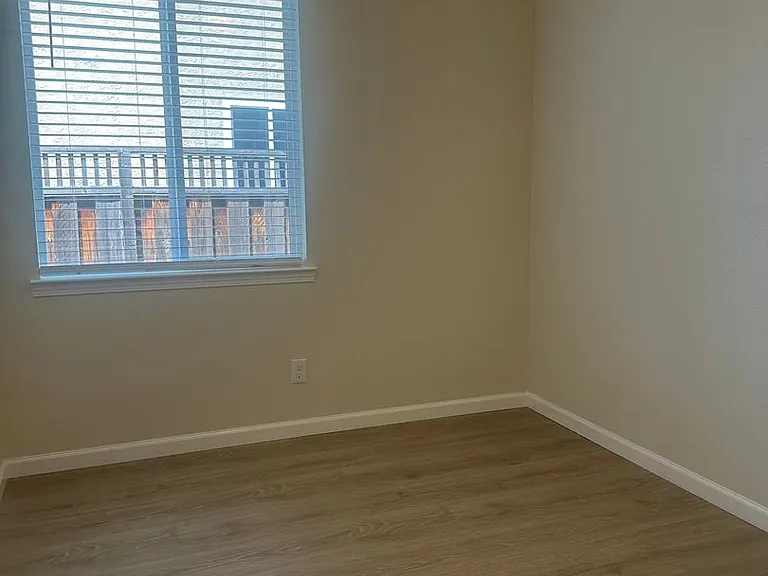 660 Fox Pointe Rd — Photo 13