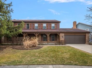 2432 Auburn Ln, Northbrook, IL 60062