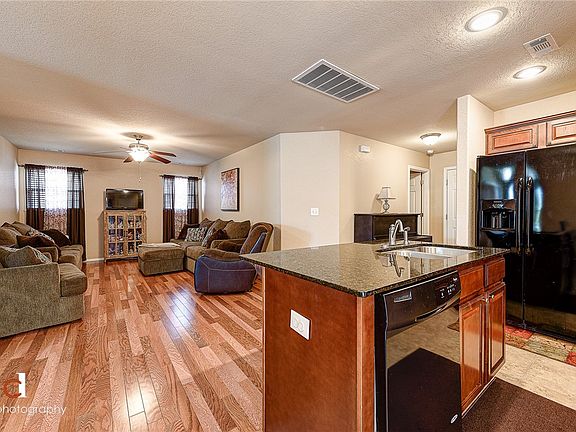 3rd image of 4529 Sweetgum Ln
