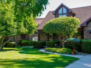 50902 Canyon Ridge Dr, Granger, IN 46530