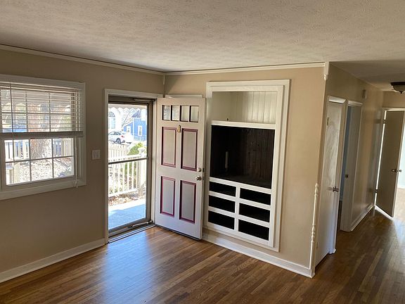 3rd image of 22 Adams St