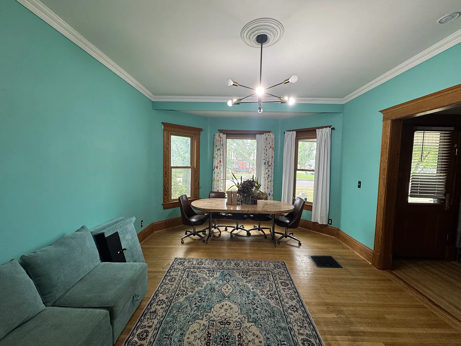 2720 Forest Ave — Photo 3