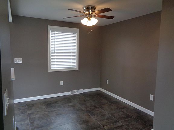 5th image of 69 Patricia Ln