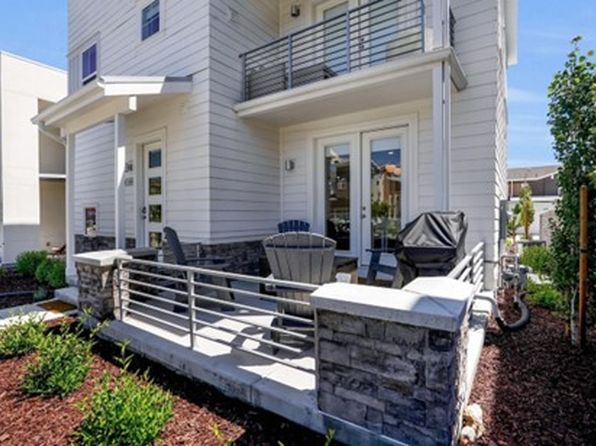 6698 Serviceberry Dr