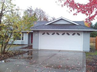 568 C St, Phoenix, OR 97535