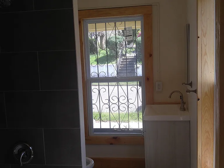 209 Douglas Ave — Photo 19