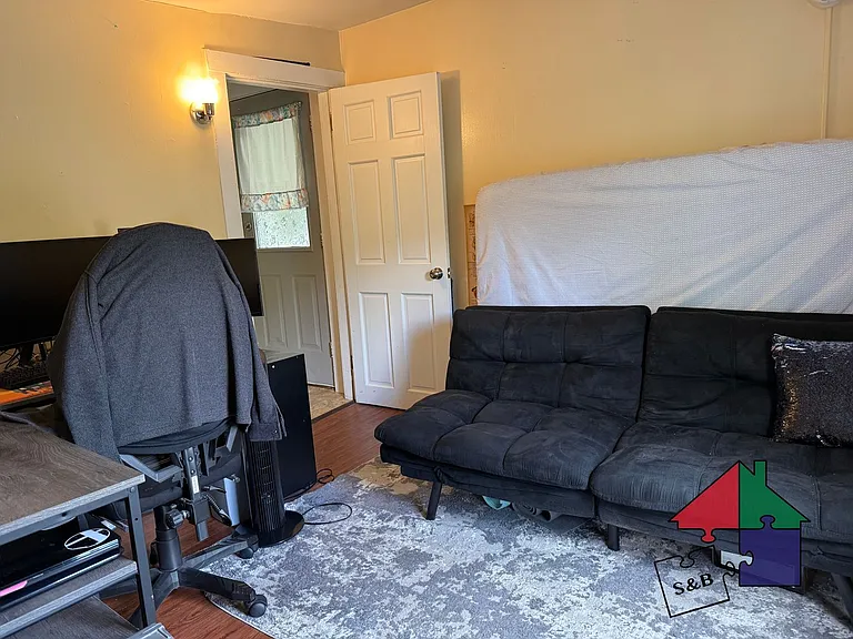 69 Perry St — Photo 4