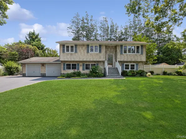 115 Clarendon Road, Ronkonkoma, NY 11779