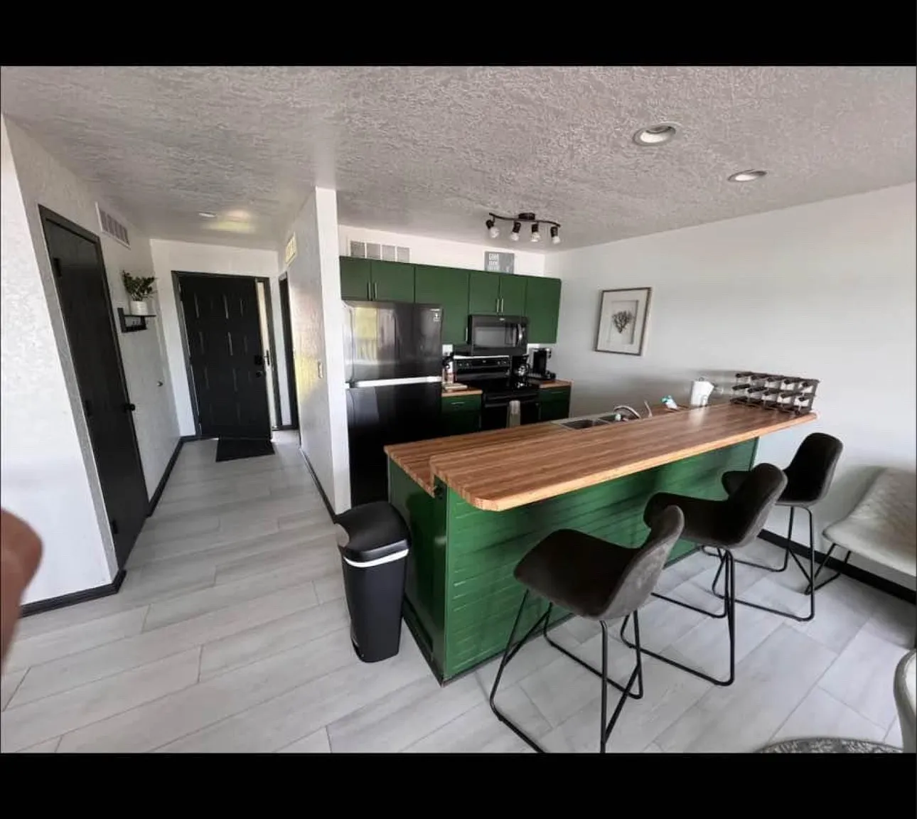 2500 Bay Point Ln — Photo 4