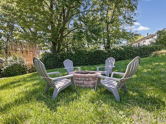 3rd image of 9826 Lullaby Ln