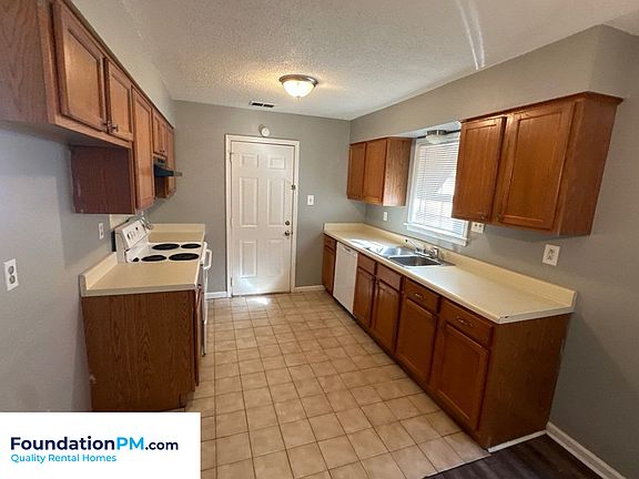 3rd image of 3689 Spottswood Ave