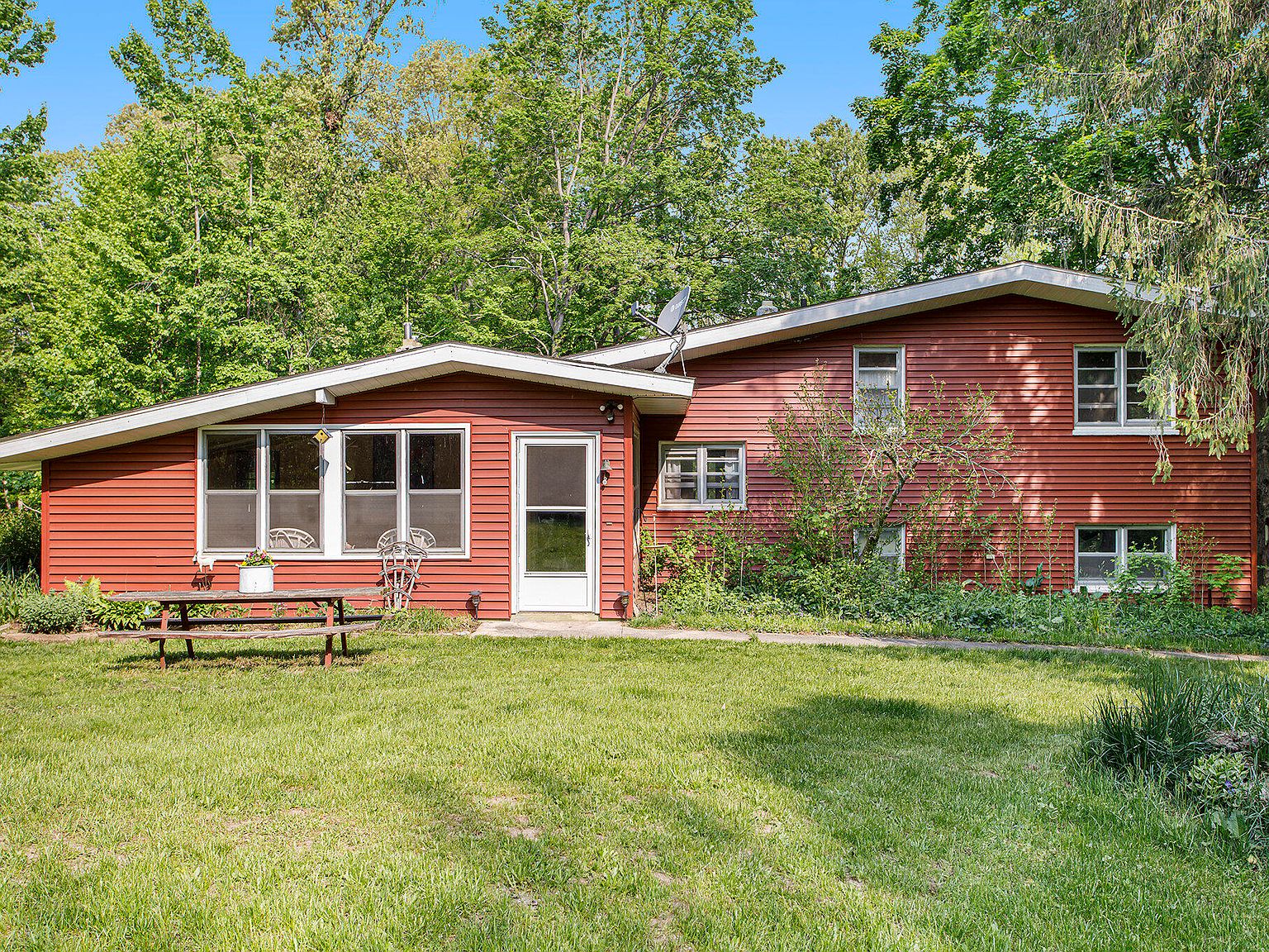 8048 M 40, Gobles, MI 49055 Zillow