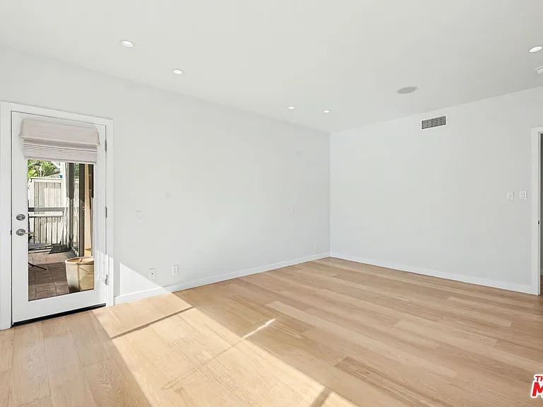1021 Westmount Dr #102 — Photo 19