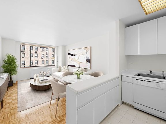 2nd image of 130 W 79th St APT 7D