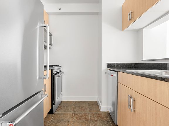 5th image of 561 10th Ave APT 9G