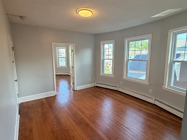 87 Webster St #4 — Photo 7