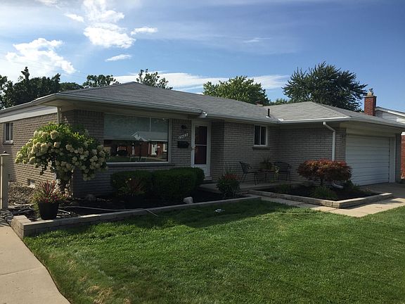 2nd image of 15462 Irene St