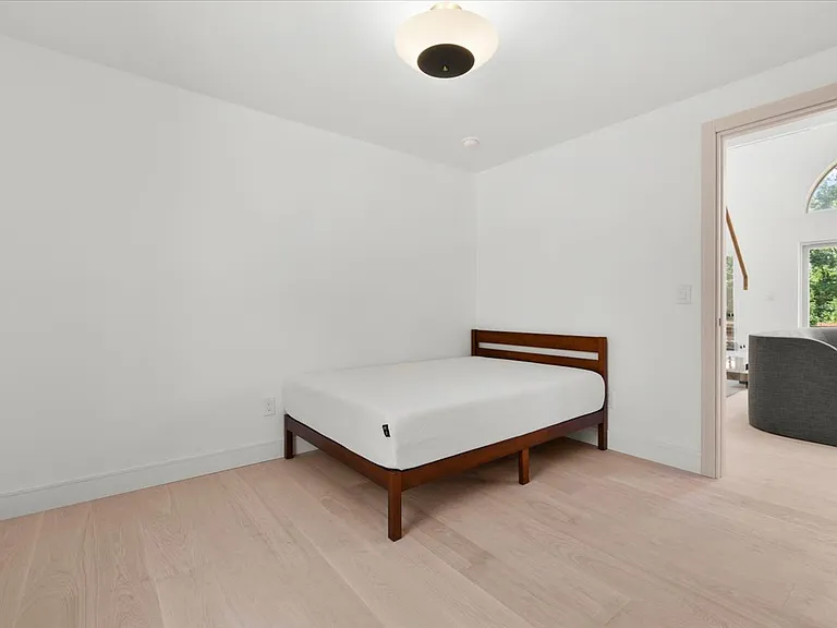 280 Shinnecock Hills Rd — Photo 63