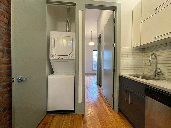 2nd image of 36 Belvidere St #2R