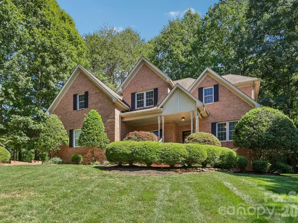 5385 Stone Brook Ct, Davidson, NC 28036