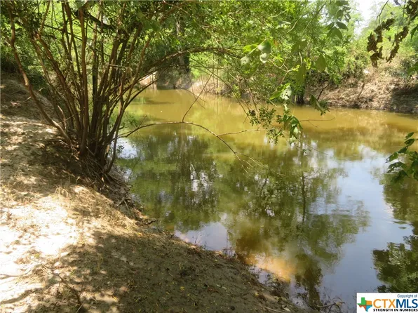 381 Fm 234 S, Edna, TX 77957