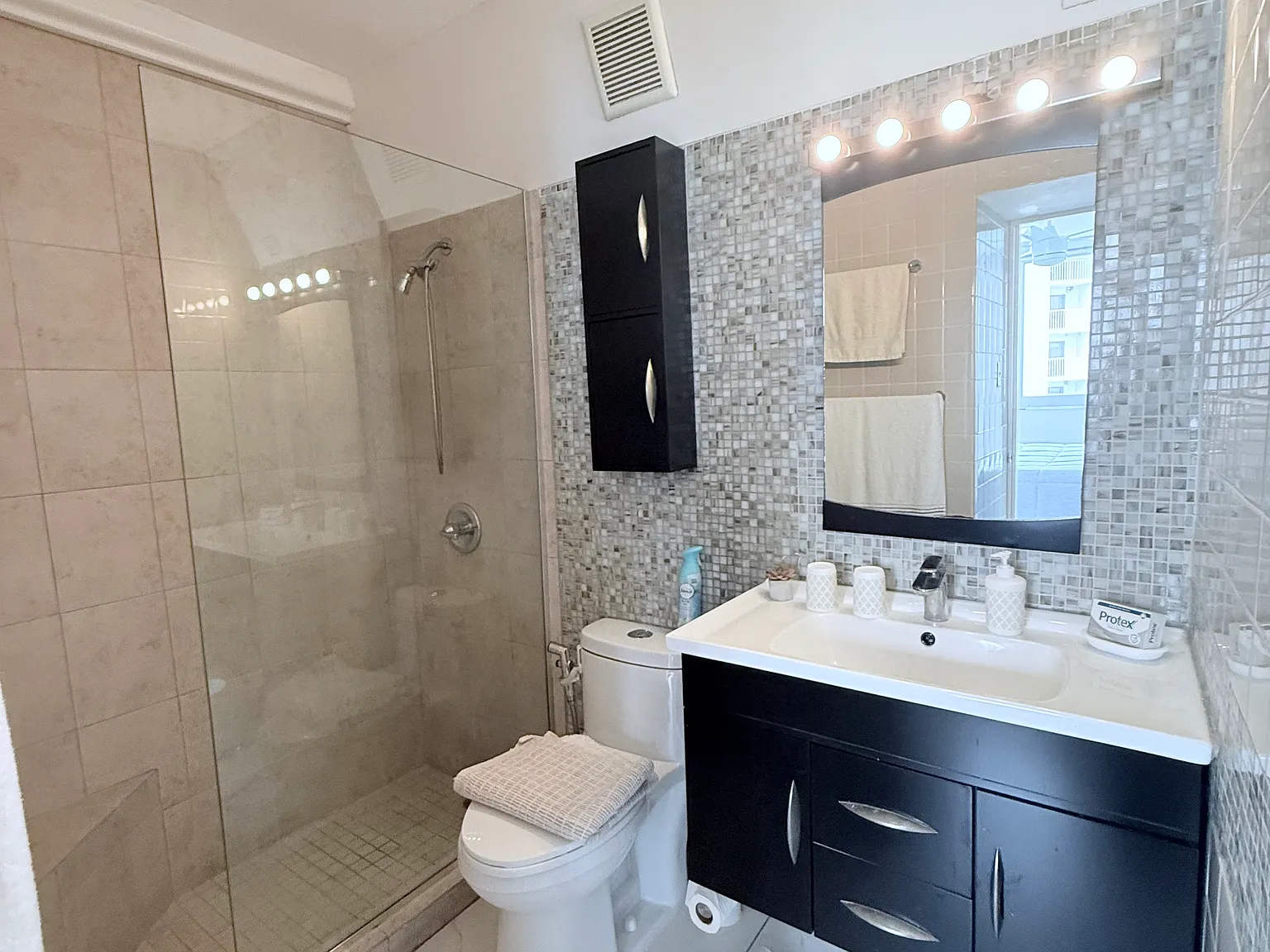 Cond Mar De Isla Verde, Carolina — Photo 4