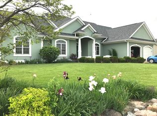 950 Charles Pl, Peru, IL 61354