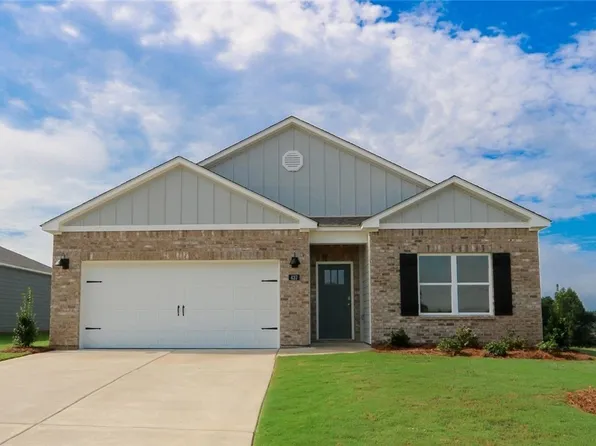 437 Parkway Gardens Ln, Tuscaloosa, AL 35405