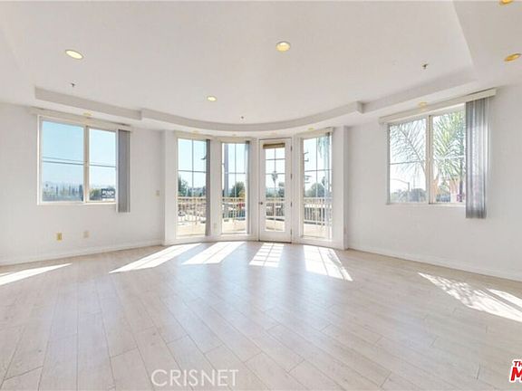 3rd image of 6800 Corbin Ave Unit 202