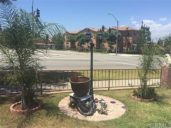 2nd image of 303 W Grand Blvd