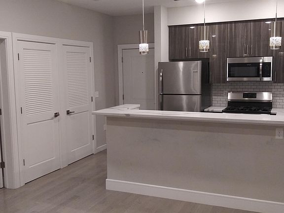 3rd image of 801 Summit Ave APT 2A