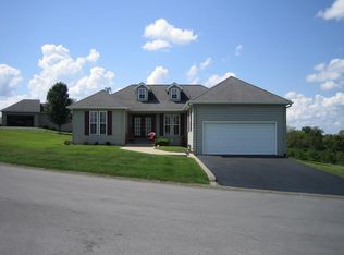 703 Platinum Dr, Maysville, KY 41056