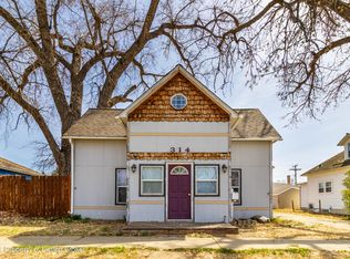 314 2nd Ave E, Dickinson, ND 58601