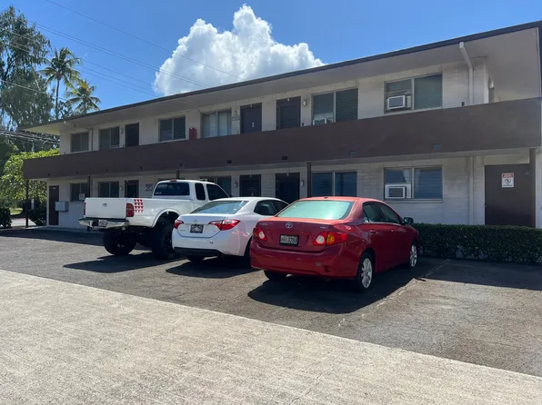 2824 Date St #3, Honolulu, HI 96816