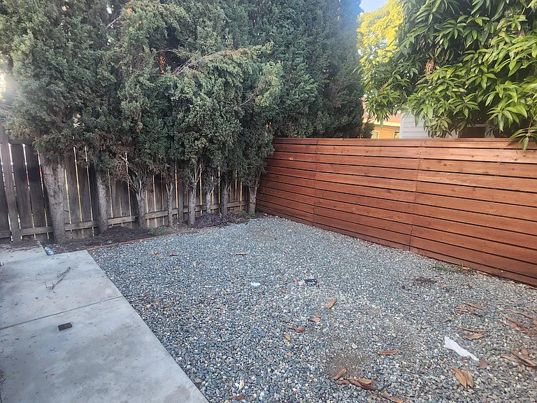 206 E Valencia Dr #B — Photo 9