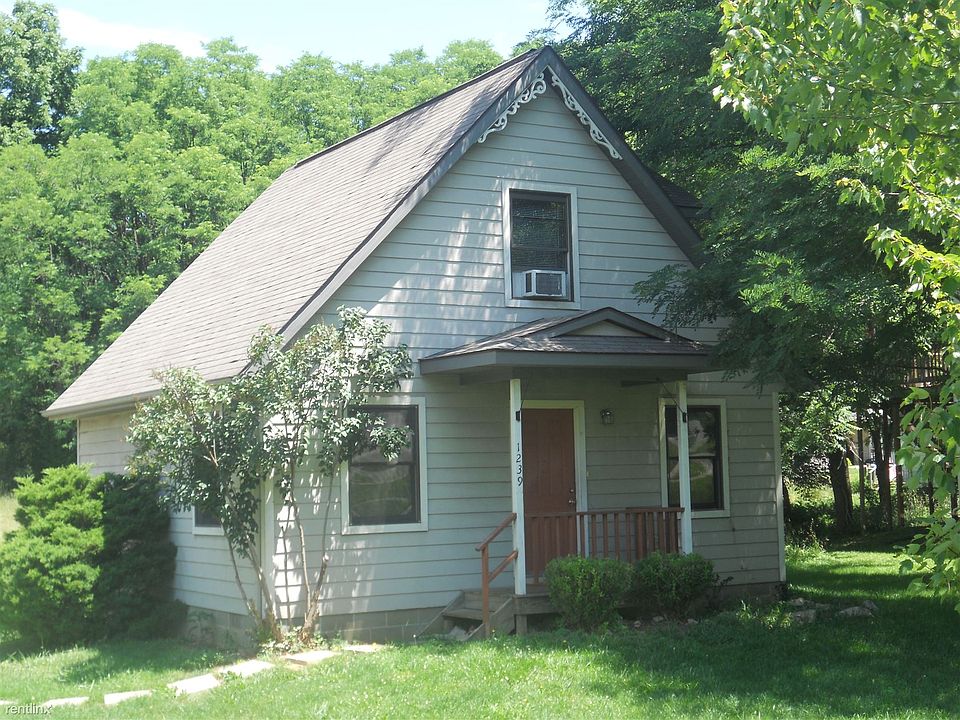 1st image of 1239 E Miller Dr