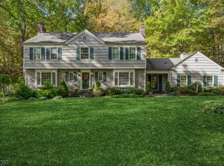 68 Green Hill Rd, Kinnelon, NJ 07405
