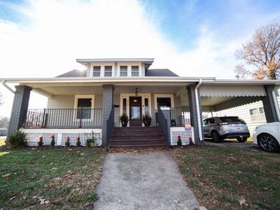 520 W Vest St, Marshall, MO, 65340