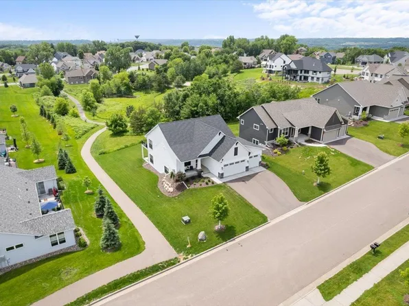 1067 Alta Ave N, Hudson, WI 54016