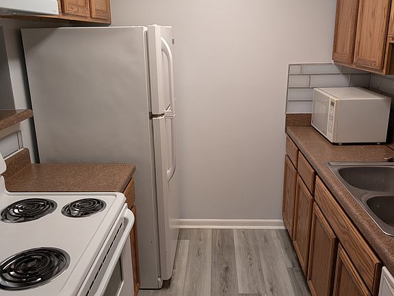 5th image of 810 Bellevue Rd APT 131