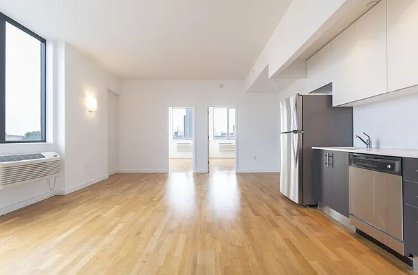 Rented by Astoria Realty | media 3