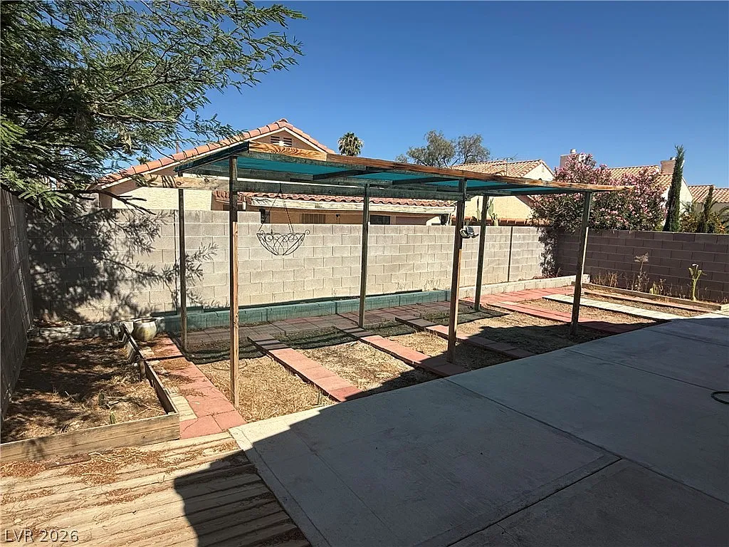 3 bed, 2.0 bath, 1183 sqft, $1,850 — Photo 4