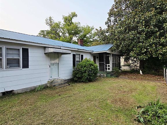2nd image of 905 Ashe St