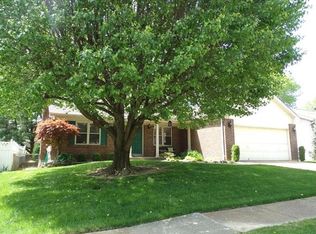 910 Peace Haven Dr, Saint Louis, MO 63125