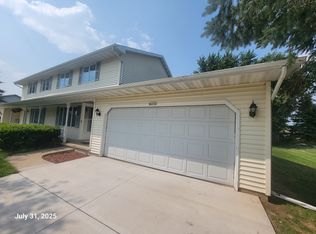 6752 School Rd, Greenville, WI 54942