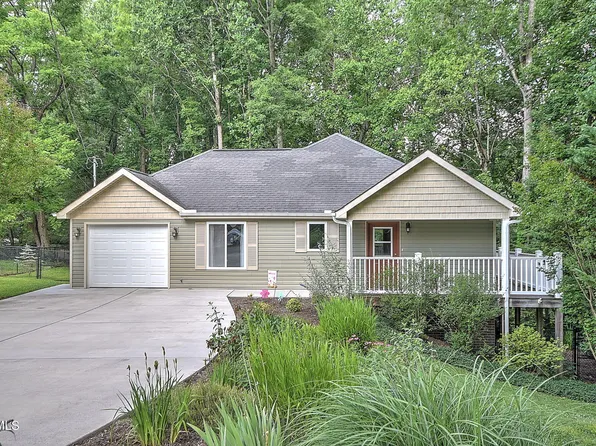 5 Poplar Wood Ct, Johnson City, TN 37604