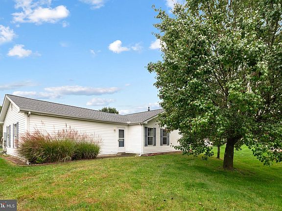 5th image of 309 Persimmon Cir W