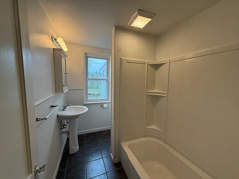 84 Emerald Rd #1 — Photo 7