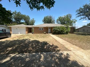 1307 Hillcrest Dr, Graham, TX 76450